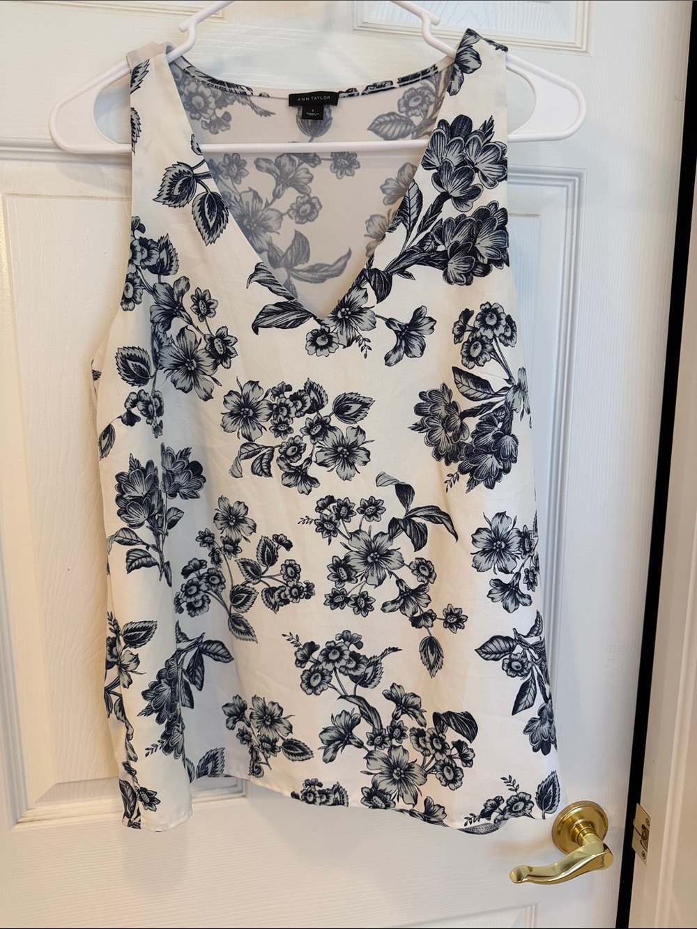 Ann Taylor Sleeveless Floral Top
